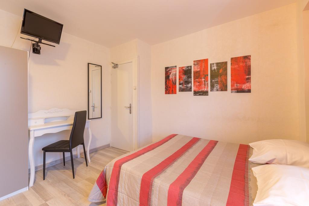 Alp'Hotel Voreppe Zimmer foto