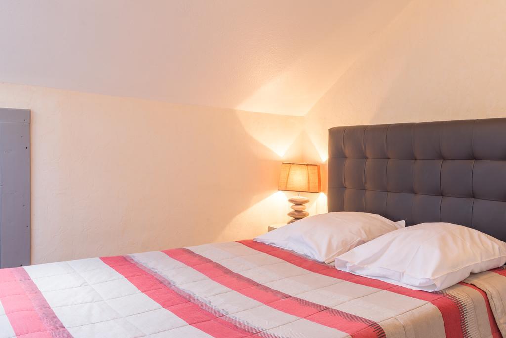 Alp'Hotel Voreppe Zimmer foto