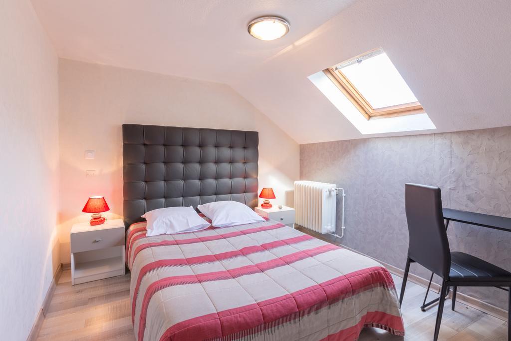 Alp'Hotel Voreppe Zimmer foto