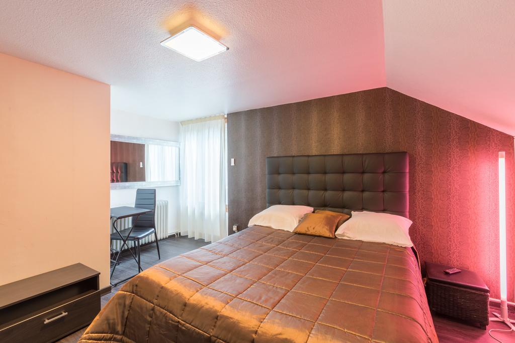Alp'Hotel Voreppe Zimmer foto